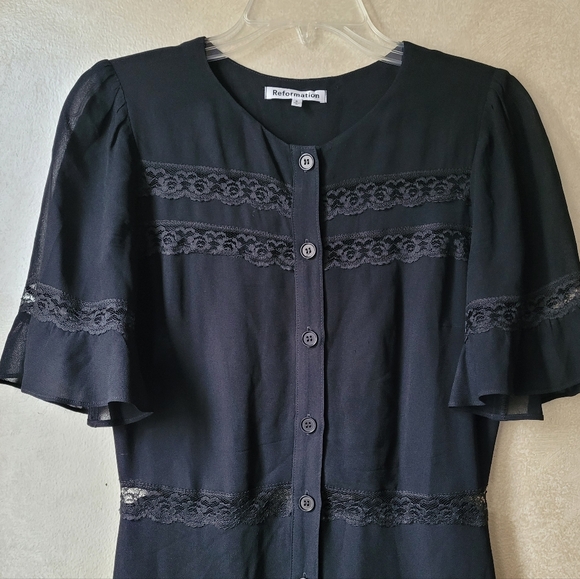 REFORMATION WOODSON LACE MIDI DRESS IN BLACK - Picture 7 of 11